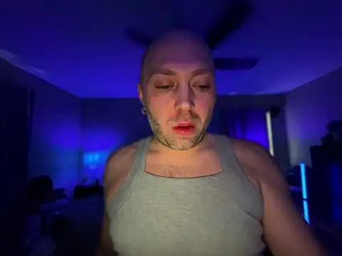 Snapshot of Antnjon chatting on 12-21-25, 02:13 Antnjon online show from 12-21-25, 02:13