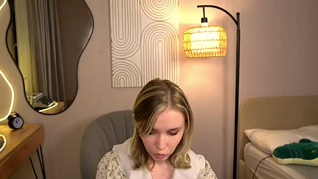 Snapshot of Mini_Ashley chatting on 11-03-25, 03:24 Mini Ashley online show from 11-03-25, 03:24