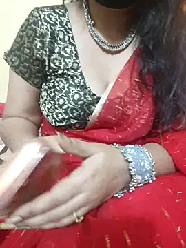 Snapshot of mouni499 chatting on 05-12-26, 09:28 mouni499 online show from 05-12-26, 09:28