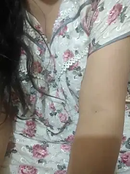 Snapshot of mouni499 chatting on 05-18-26, 07:03 mouni499 online show from 05-18-26, 07:03