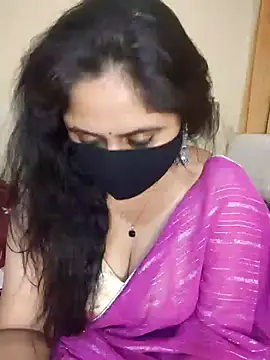 Snapshot of mouni499 chatting on 06-09-26, 03:45 mouni499 online show from 06-09-26, 03:45