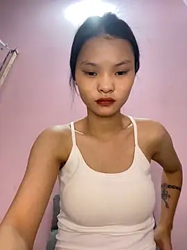 Snapshot of lung-linh chatting on 11-28-25, 08:06 lung-linh online show from 11-28-25, 08:06