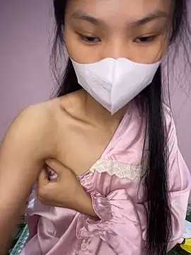 Snapshot of lung-linh chatting on 12-05-25, 12:25 lung-linh online show from 12-05-25, 12:25