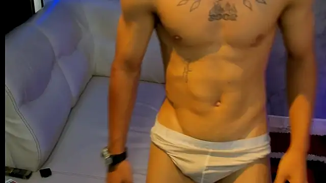 Snapshot of soy_Aron chatting on 12-01-25, 07:30 soy Aron online show from 12-01-25, 07:30