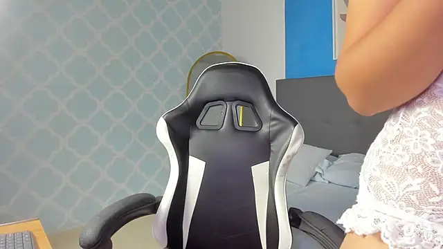 shanel smithh online show from 11-08-25, 12:05