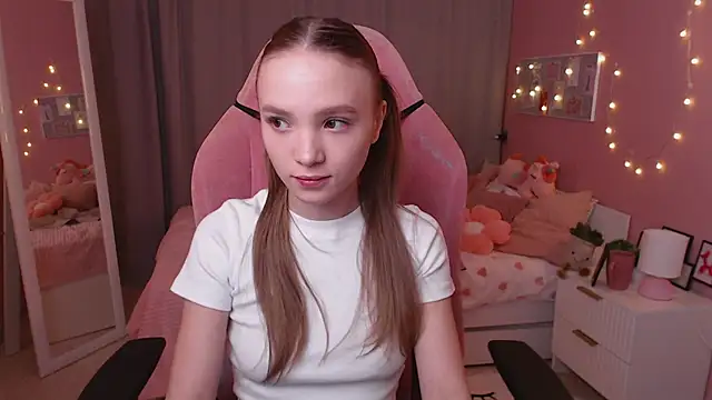 Adria Arjona online show from 01-14-26, 07:36