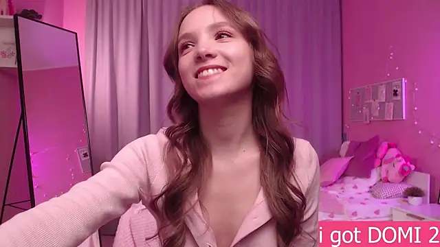 Snapshot of Adria_Arjona chatting on 05-19-26, 07:47 Adria Arjona online show from 05-19-26, 07:47