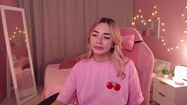 Rosie Mac online show from 11-12-25, 01:06