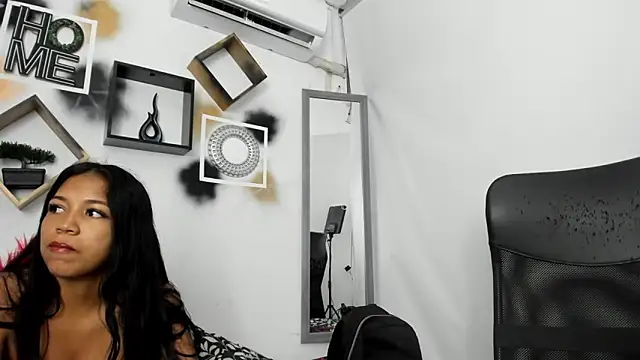 YuleimysAndAlex online show from 11-20-25, 03:07