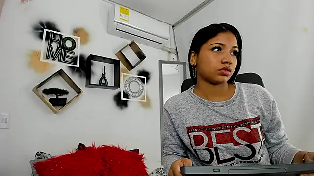 YuleimysAndAlex online show from 12-03-25, 03:47