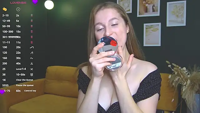 S Sandra online show from 11-18-25, 05:23