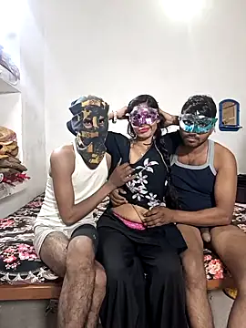 Snapshot of Real-Family chatting on 12-04-25, 05:21 Real-Family online show from 12-04-25, 05:21