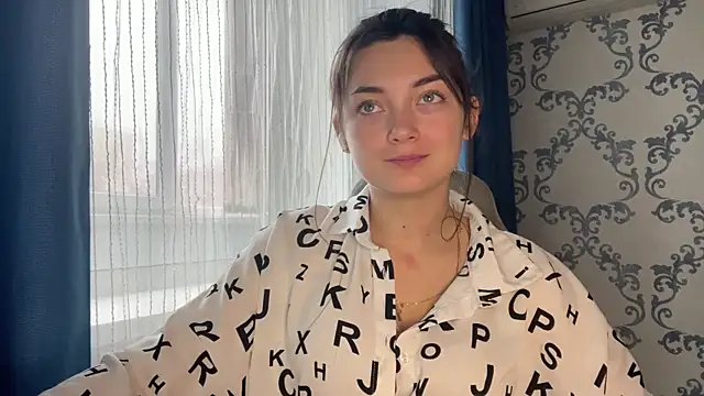 Snapshot of TwotyBright chatting on 11-28-25, 08:06 TwotyBright online show from 11-28-25, 08:06