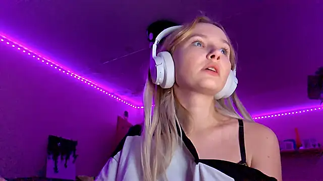 KarinRobertson online show from 11-13-25, 06:18