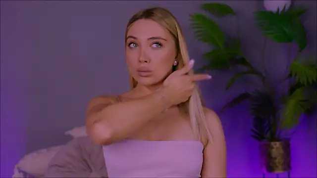 Snapshot of HotJesssX chatting on 11-04-25, 06:45 HotJesssX online show from 11-04-25, 06:45