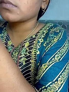 Snapshot of Neha533 chatting on 01-18-26, 06:23 Neha533 online show from 01-18-26, 06:23