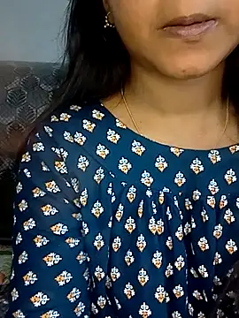 Snapshot of Neha533 chatting on 02-14-26, 10:06 Neha533 online show from 02-14-26, 10:06