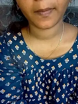 Snapshot of Neha533 chatting on 02-26-26, 06:40 Neha533 online show from 02-26-26, 06:40