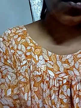 Snapshot of Neha533 chatting on 03-07-26, 02:47 Neha533 online show from 03-07-26, 02:47