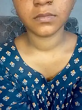 Snapshot of Neha533 chatting on 03-11-26, 06:25 Neha533 online show from 03-11-26, 06:25