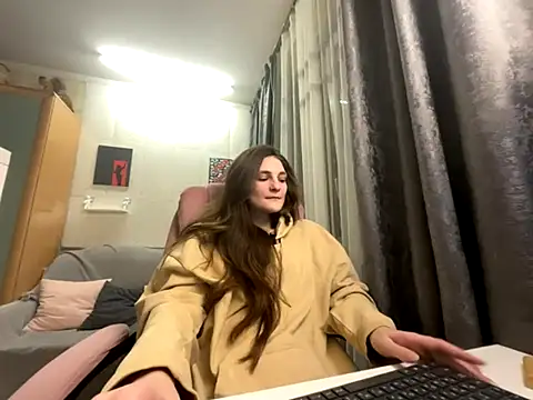 Snapshot of HelgaMun chatting on 11-08-25, 02:39 HelgaMun online show from 11-08-25, 02:39