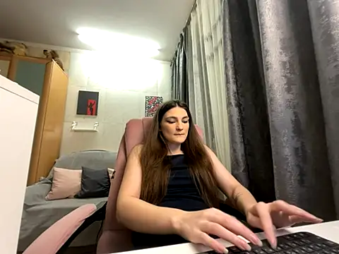 Snapshot of HelgaMun chatting on 11-13-25, 05:50 HelgaMun online show from 11-13-25, 05:50