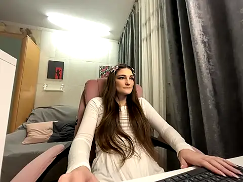 Snapshot of HelgaMun chatting on 11-23-25, 11:10 HelgaMun online show from 11-23-25, 11:10