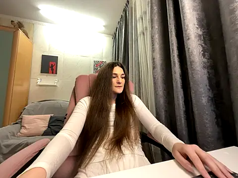 Snapshot of HelgaMun chatting on 11-25-25, 10:59 HelgaMun online show from 11-25-25, 10:59