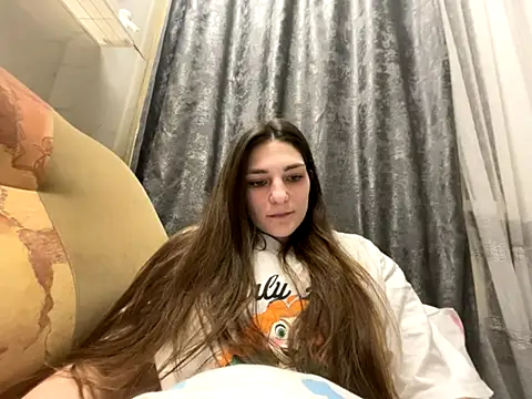 Snapshot of HelgaMun chatting on 11-28-25, 03:53 HelgaMun online show from 11-28-25, 03:53