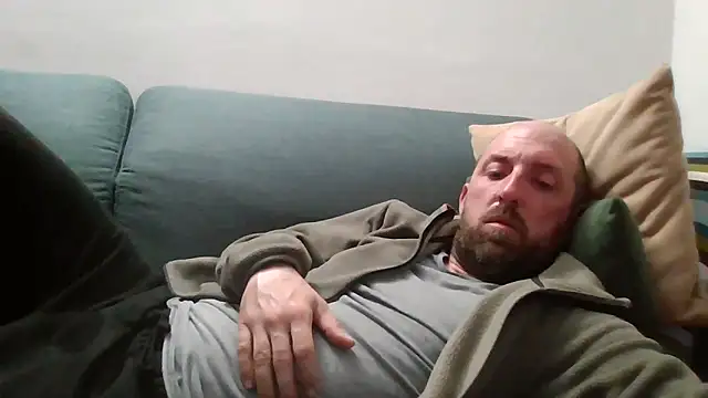 Snapshot of luca_beech88 chatting on 04-11-26, 06:23 luca beech88 online show from 04-11-26, 06:23