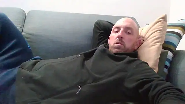 Snapshot of luca_beech88 chatting on 04-14-26, 06:03 luca beech88 online show from 04-14-26, 06:03