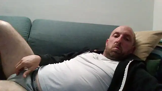 Snapshot of luca_beech88 chatting on 05-05-26, 07:11 luca beech88 online show from 05-05-26, 07:11