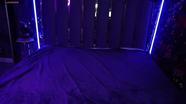 Snapshot of DanielaReign chatting on 12-16-25, 01:38 DanielaReign online show from 12-16-25, 01:38