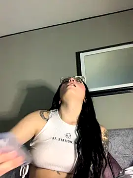 Naomii2 online show from 11-03-25, 03:08