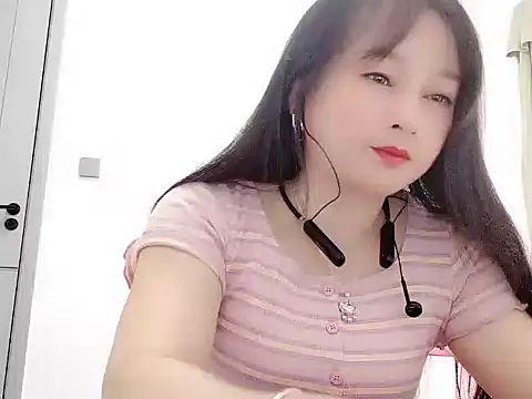 Snapshot of Alice-Baby520 chatting on 11-04-25, 01:16 Alice-Baby520 online show from 11-04-25, 01:16