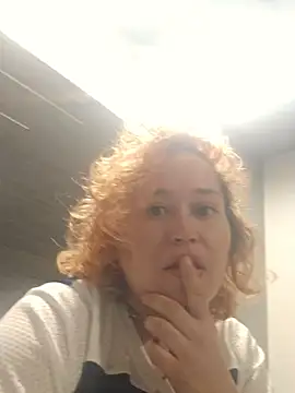 Snapshot of Eclipsedice chatting on 11-19-25, 10:04 Eclipsedice online show from 11-19-25, 10:04