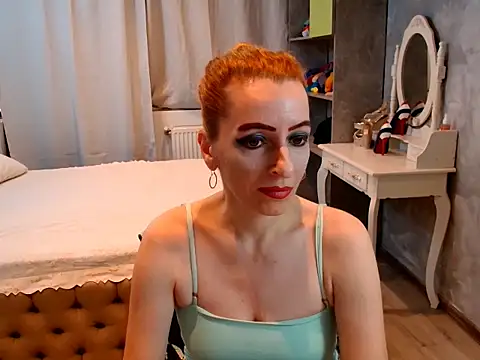 Snapshot of AnneDevrim chatting on 11-18-25, 07:02 AnneDevrim online show from 11-18-25, 07:02