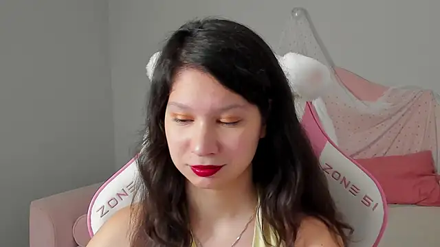 SaraDenars online show from 11-24-25, 06:24