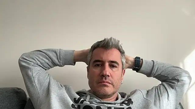 Snapshot of aprendiendo44 chatting on 11-04-25, 09:52 aprendiendo44 online show from 11-04-25, 09:52