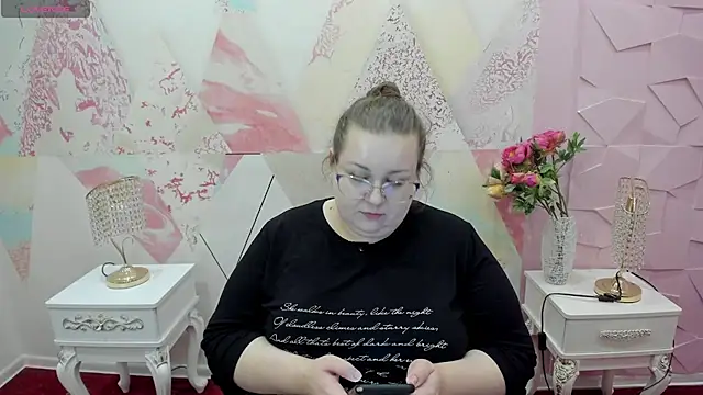 Snapshot of Beka_florence chatting on 11-07-25, 09:09 Beka florence online show from 11-07-25, 09:09