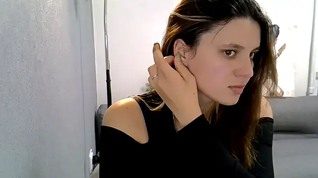 KiraHoney online show from 11-29-25, 10:24