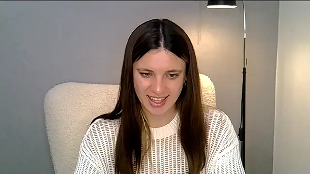 Snapshot of KiraHoney chatting on 05-11-26, 08:06 KiraHoney online show from 05-11-26, 08:06
