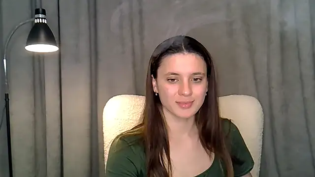 Snapshot of KiraHoney chatting on 06-12-26, 07:35 KiraHoney online show from 06-12-26, 07:35