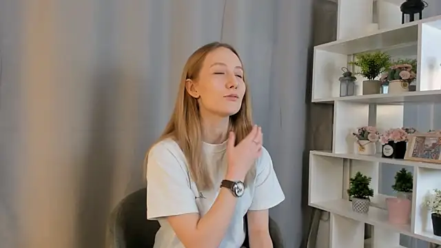 NikoleOwen online show from 11-11-25, 08:25