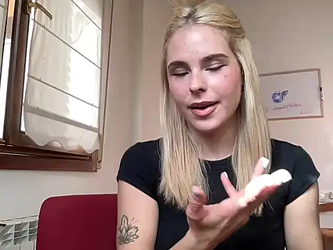 skychloe online show from 11-04-25, 02:05