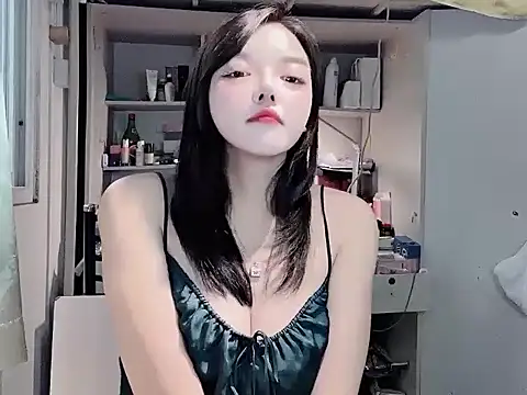 Snapshot of 99EE-yy chatting on 11-12-25, 06:36 99EE-yy online show from 11-12-25, 06:36