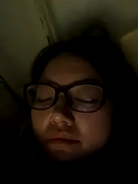 Snapshot of 99EE-yy chatting on 11-16-25, 04:56 99EE-yy online show from 11-16-25, 04:56