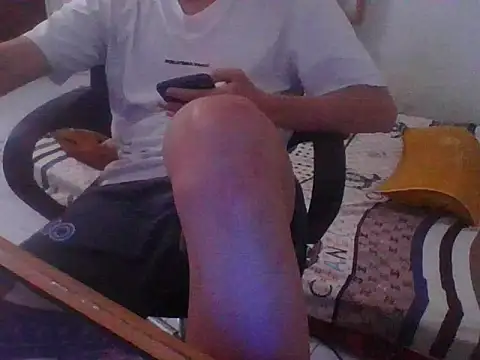 Snapshot of Nowwayyyy chatting on 11-04-25, 12:04 Nowwayyyy online show from 11-04-25, 12:04