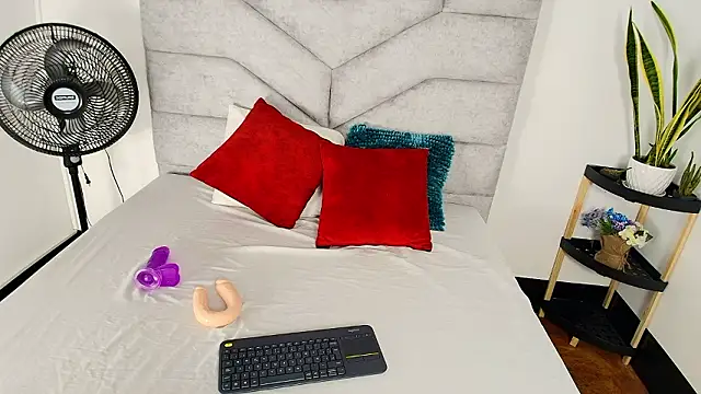 KimberlyFox t online show from 02-18-26, 12:23