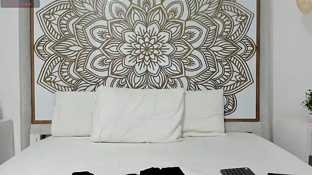 Lilith Aliany  online show from 11-25-25, 12:38